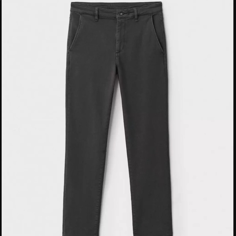 Mid-Rise Action Loopback Chino